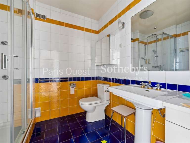 Appartement Paris 16e - 3 chambres - 144m²