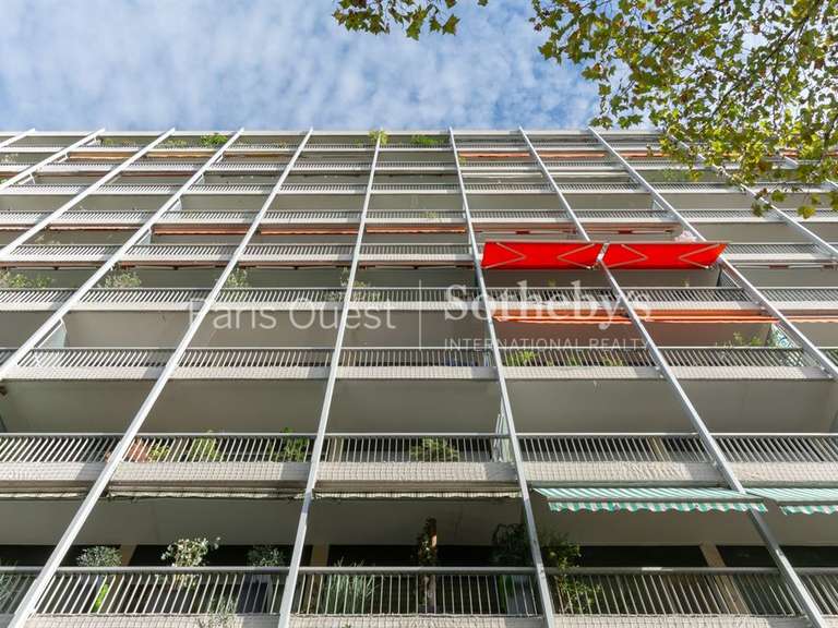 Appartement Paris 16e - 3 chambres - 144m²
