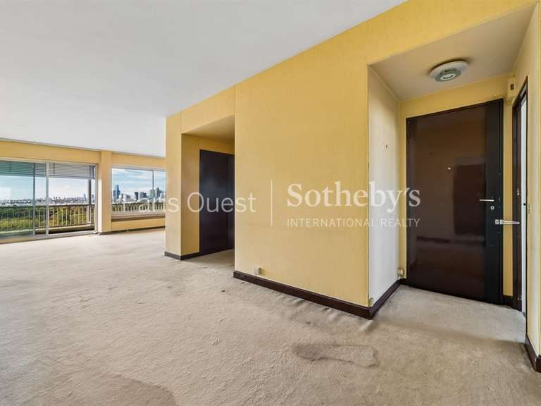 Appartement Paris 16e - 3 chambres - 144m²