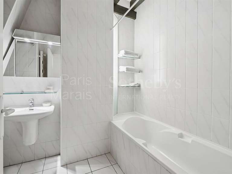 Appartement Paris 1er - 1 chambre - 52m²
