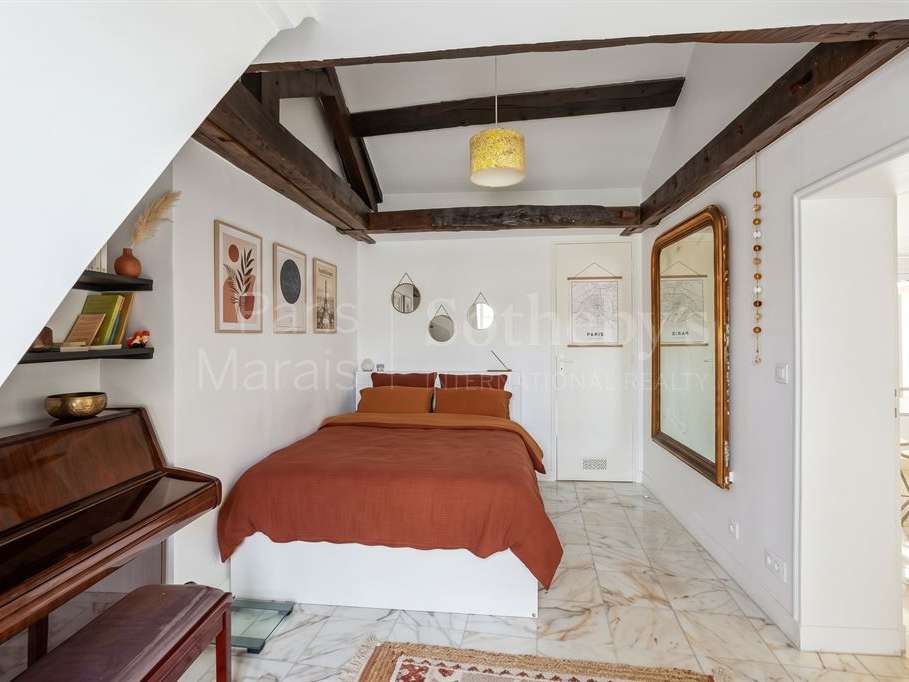Apartment Paris 4e