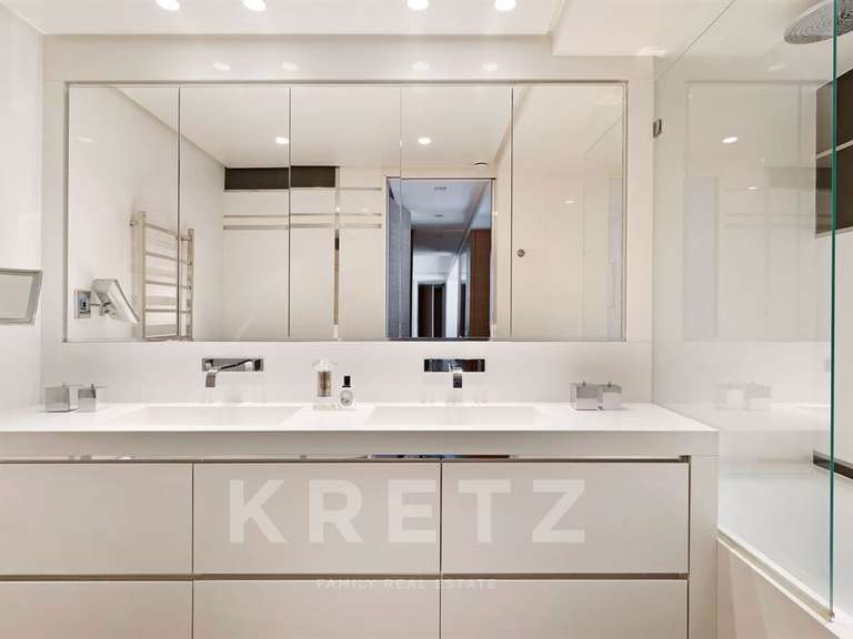 Appartement Paris 16e - 2 chambres - 125m²