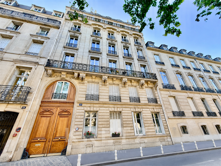 Apartment Paris 7e - 2 bedrooms - 139m²
