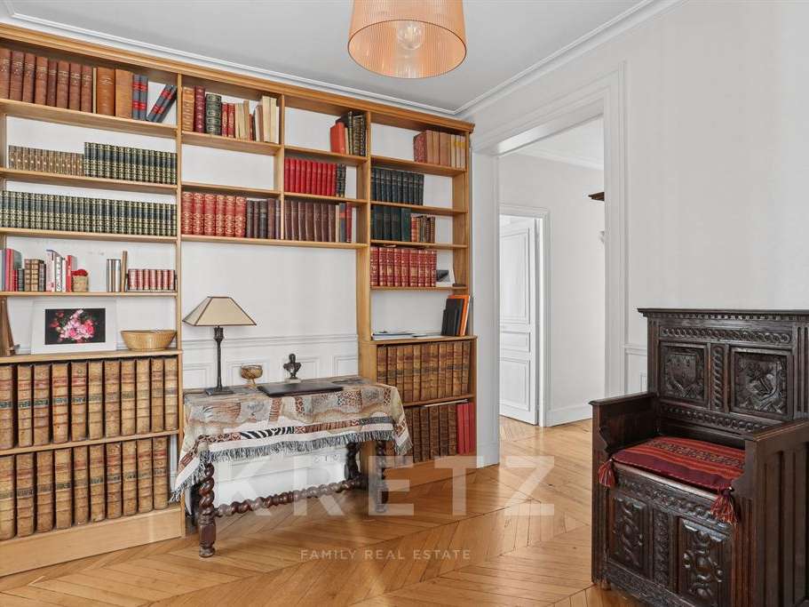 Apartment Paris 6e