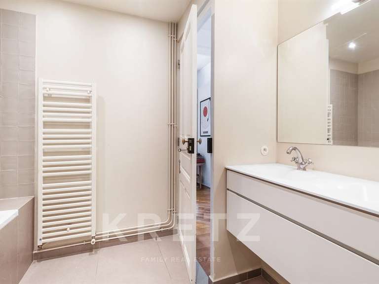 Apartment Paris 8e - 4 bedrooms - 182m²