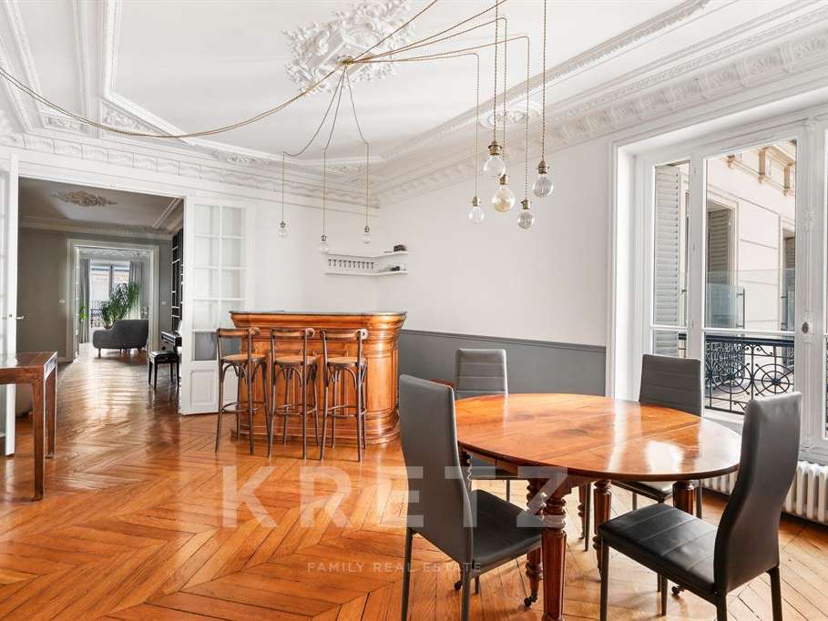 Apartment Paris 8e