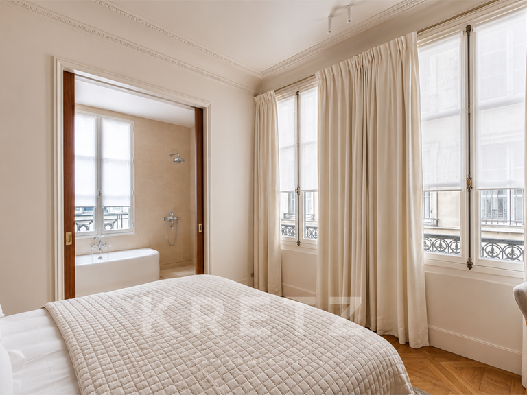 Appartement Paris 6e - 3 chambres - 148m²