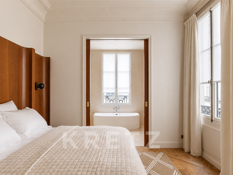 Appartement Paris 6e - 3 chambres - 148m²