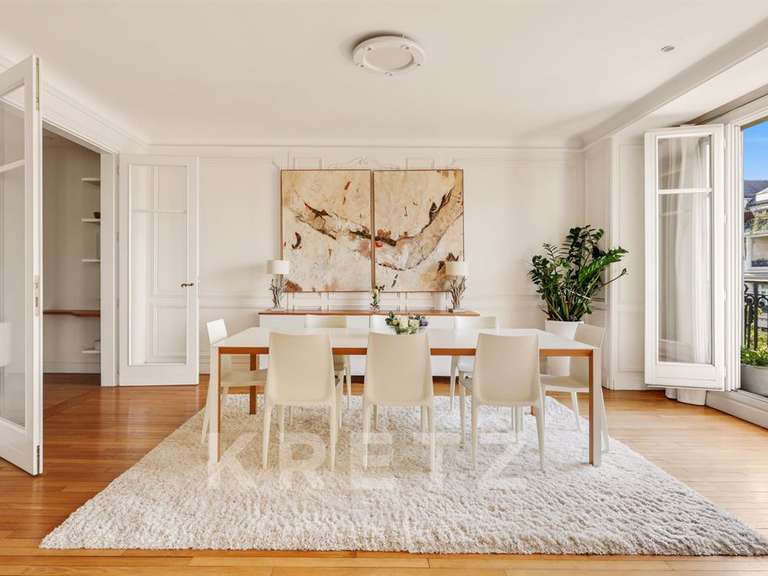 Appartement Paris 7e - 4 chambres - 185m²