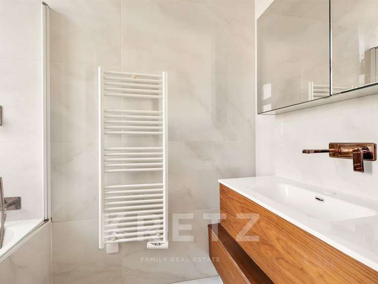 Appartement Paris 16e - 2 chambres - 69m²