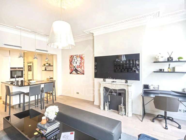 Apartment Paris 1er - 51m²