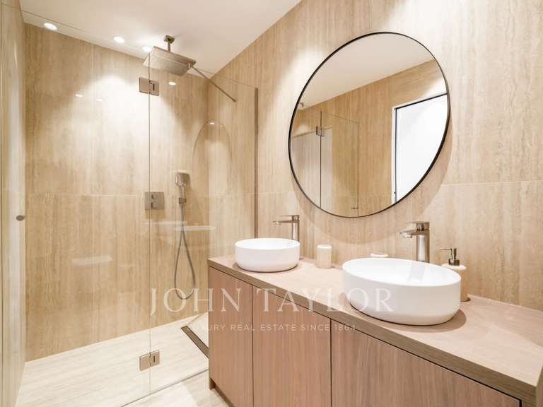 Apartment Vallauris - 2 bedrooms - 75m²