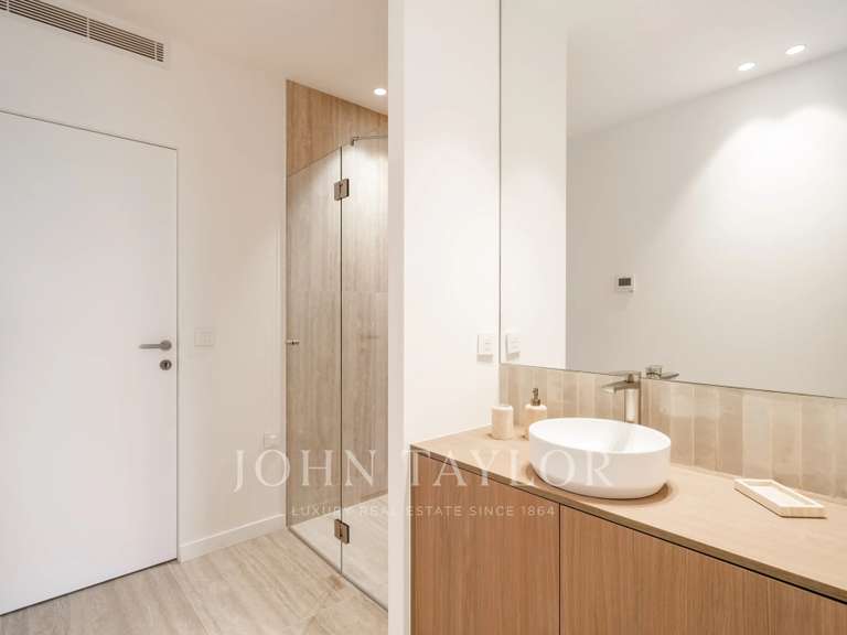 Apartment Vallauris - 2 bedrooms - 75m²
