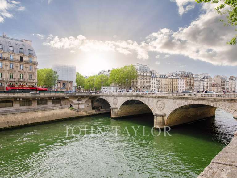 Appartement Paris 4e - 3 chambres - 124m²