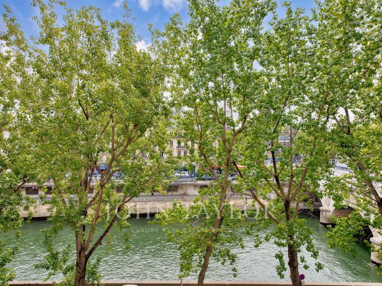 Appartement Paris 4e - 3 chambres - 124m²