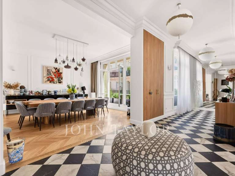 Appartement Paris 16e - 5 chambres - 329m²