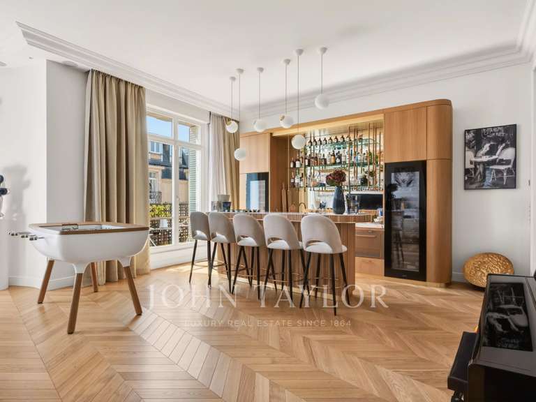 Appartement Paris 16e - 5 chambres - 329m²