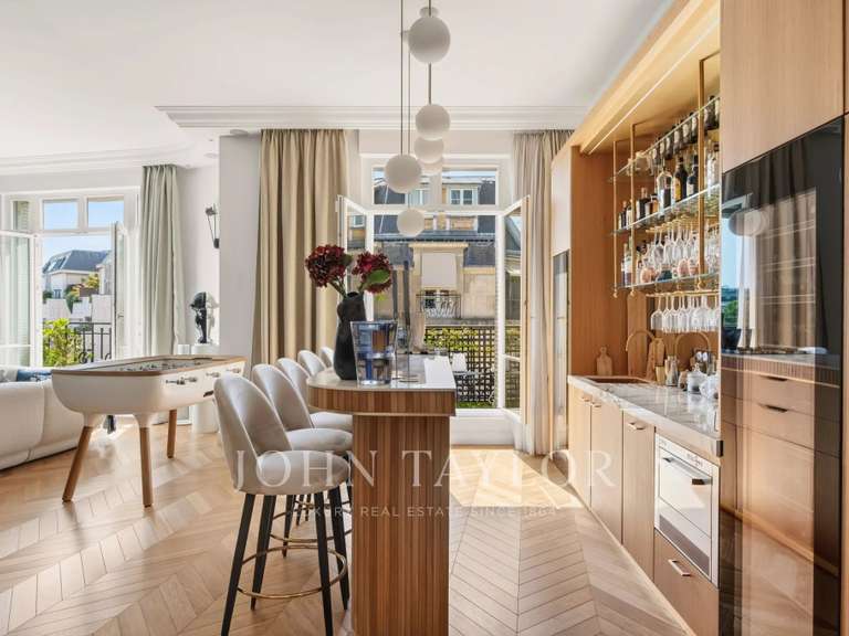 Appartement Paris 16e - 5 chambres - 329m²
