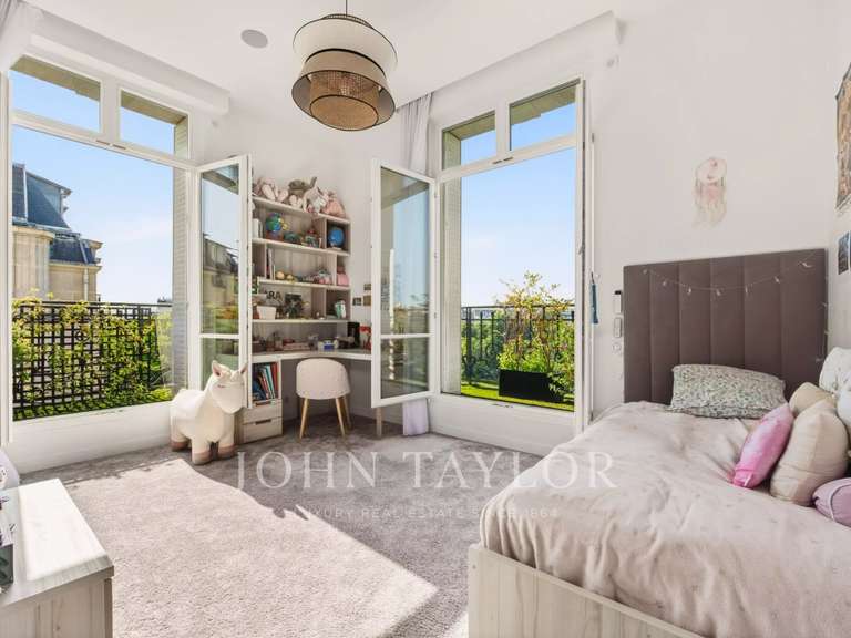 Appartement Paris 16e - 5 chambres - 329m²
