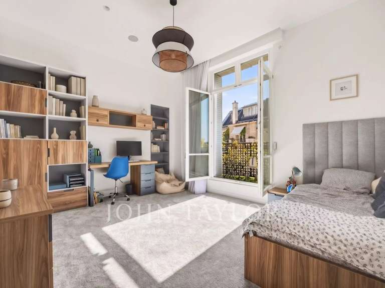 Appartement Paris 16e - 5 chambres - 329m²
