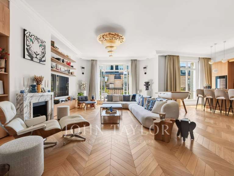 Appartement Paris 16e - 5 chambres - 329m²