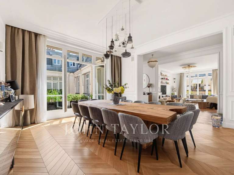 Appartement Paris 16e - 5 chambres - 329m²