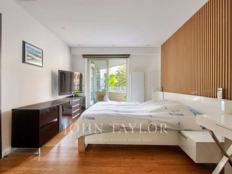 Appartement Paris 16e - 5 chambres - 184m²
