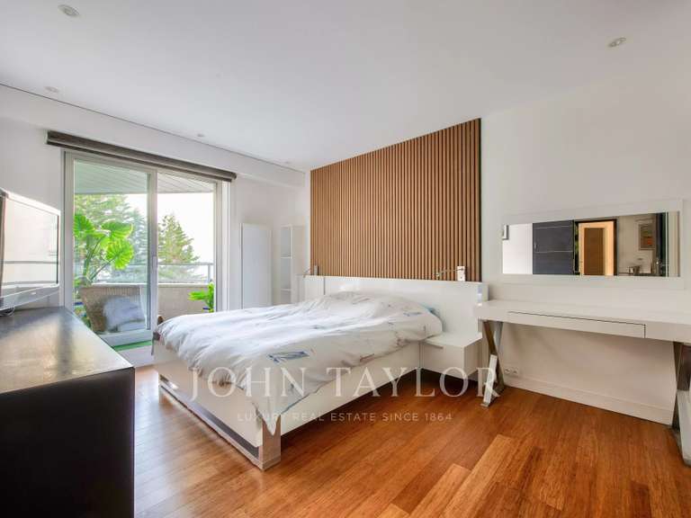 Appartement Paris 16e - 5 chambres - 184m²