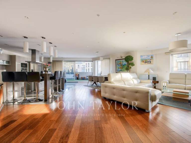 Appartement Paris 16e - 5 chambres - 184m²