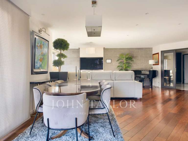 Appartement Paris 16e - 5 chambres - 184m²