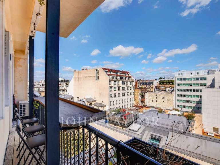 Appartement Paris 10e - 2 chambres - 83m²