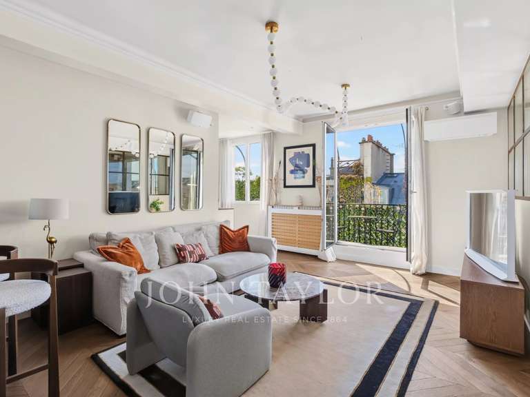 Appartement Paris 10e - 2 chambres - 83m²