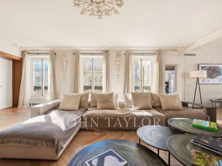 Appartement Paris 7e - 2 chambres - 148m²