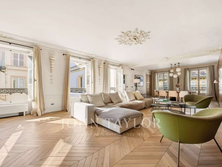 Appartement Paris 7e - 2 chambres - 148m²