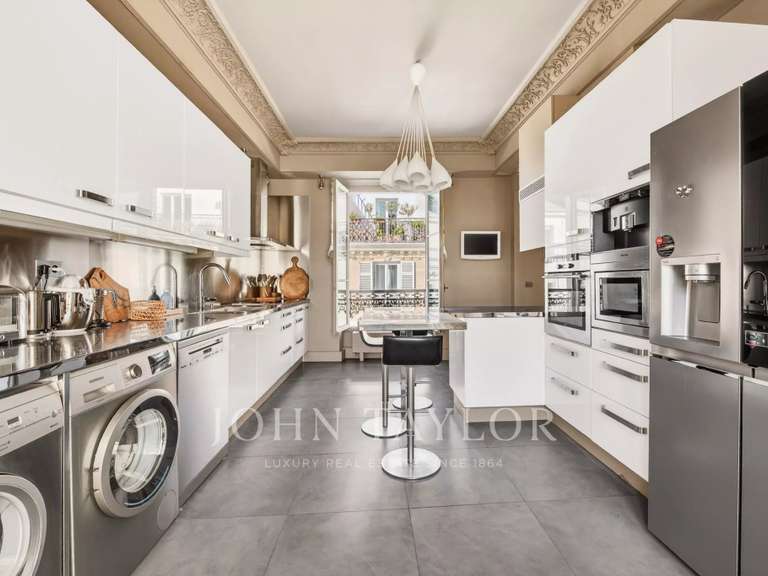 Appartement Paris 7e - 2 chambres - 148m²