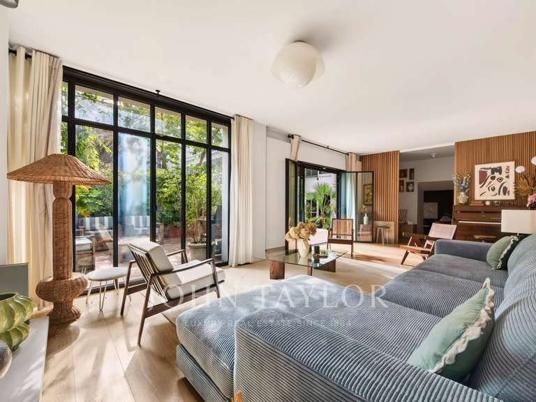 Appartement Paris 18e - 4 chambres - 158m²
