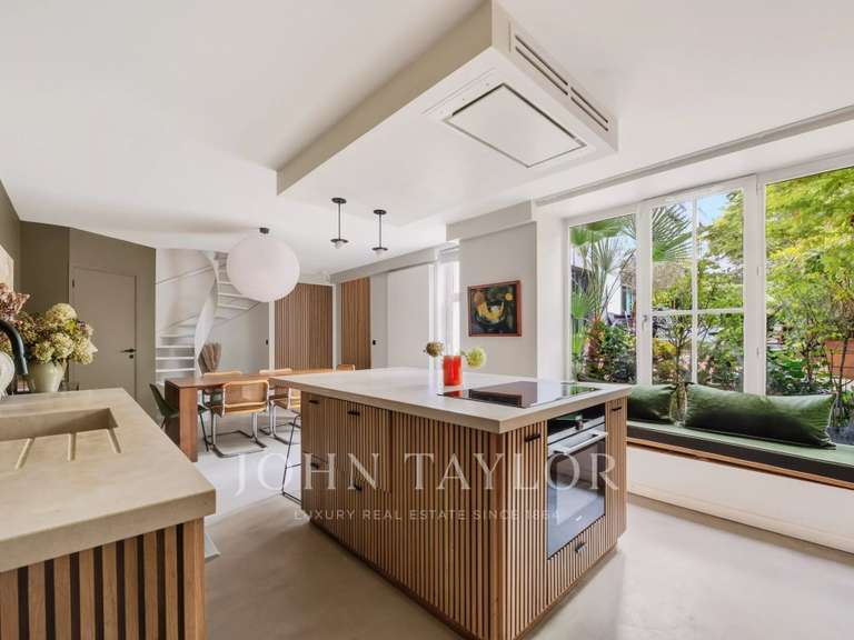 Appartement Paris 18e - 4 chambres - 158m²