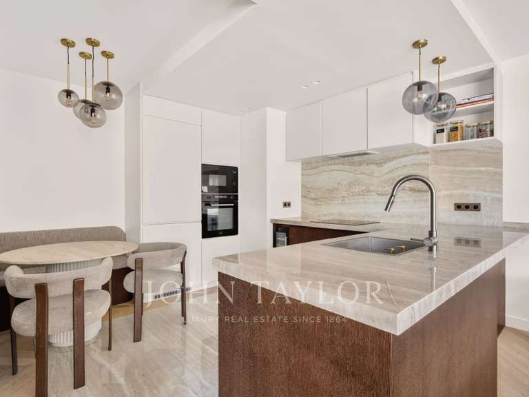 Appartement Paris 16e - 2 chambres - 101m²