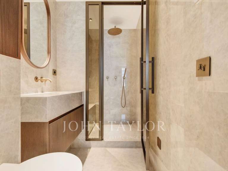 Appartement Paris 6e - 2 chambres - 74m²