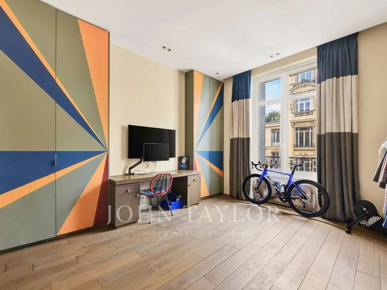 Appartement Paris 17e - 3 chambres - 240m²