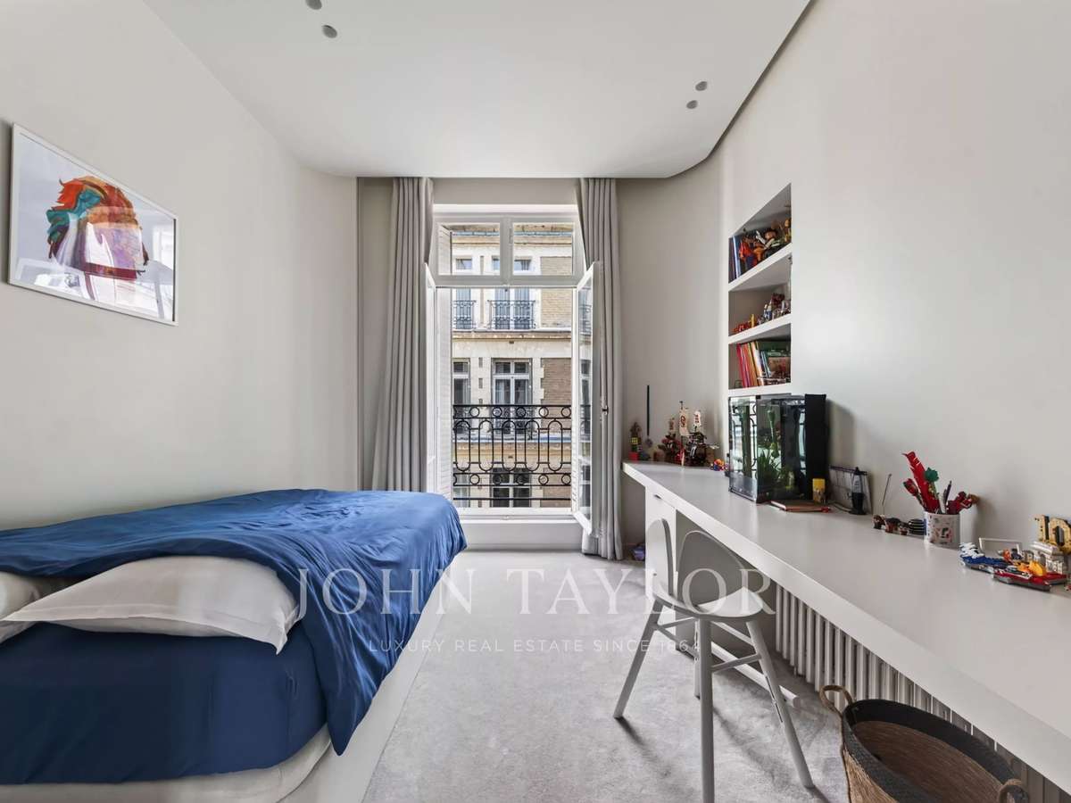 Apartment Paris 16e