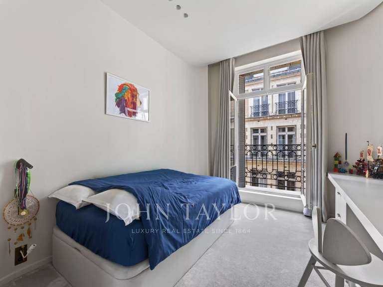 Appartement Paris 16e - 4 chambres - 157m²