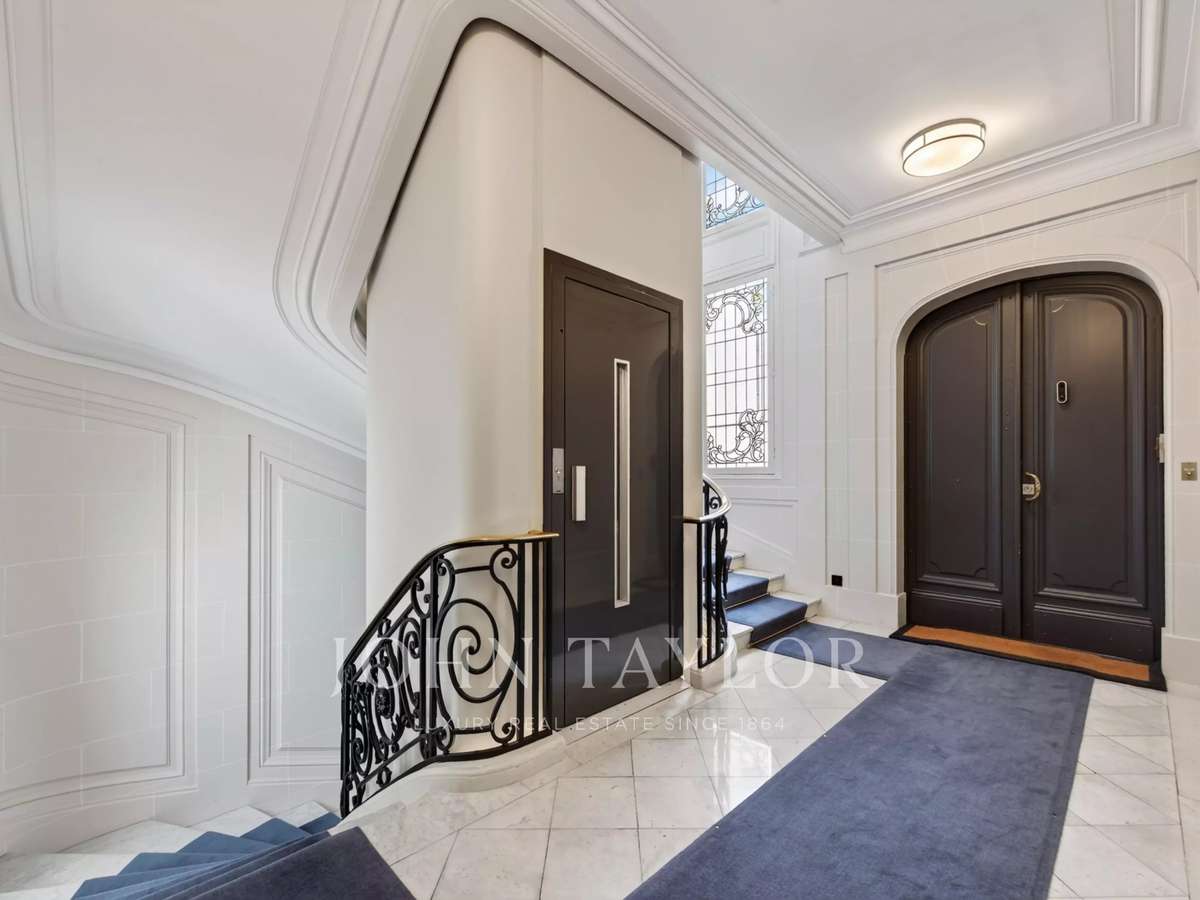 Apartment Paris 16e
