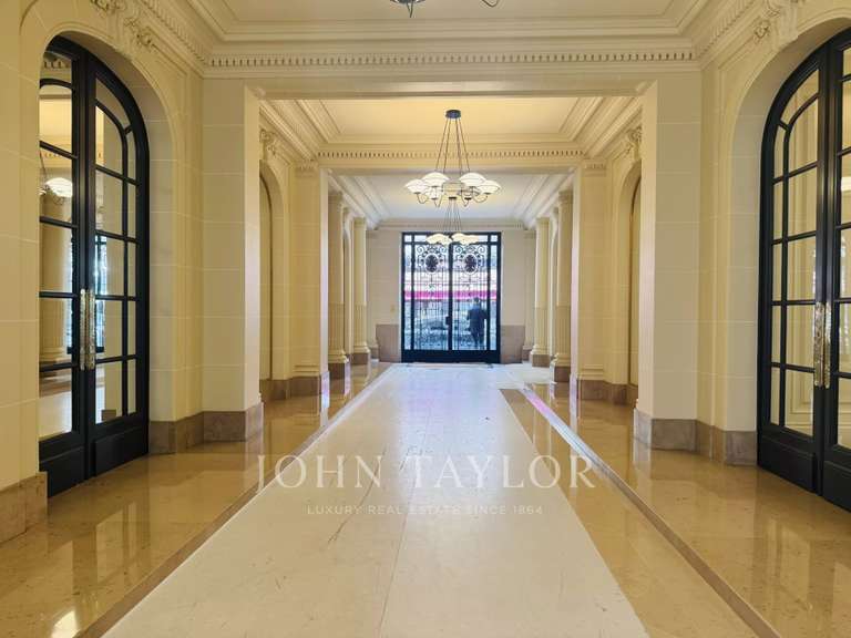 Appartement Paris 16e - 4 chambres - 157m²