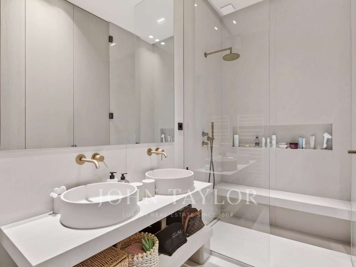 Apartment Paris 16e