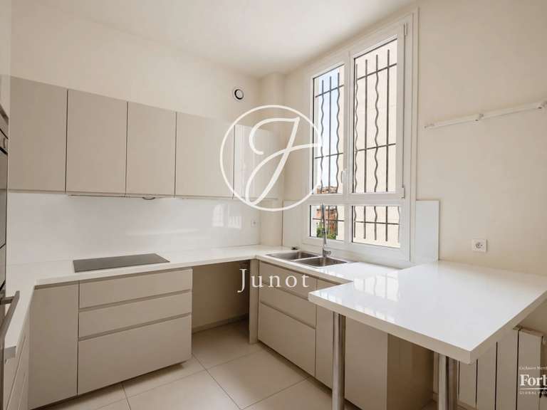 Appartement Paris 16e - 4 chambres - 156m²