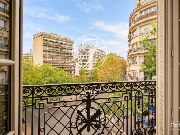 Appartement Paris 16e - 4 chambres - 156m²