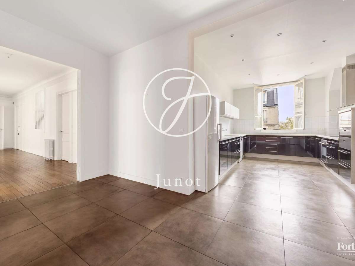 Apartment Paris 17e