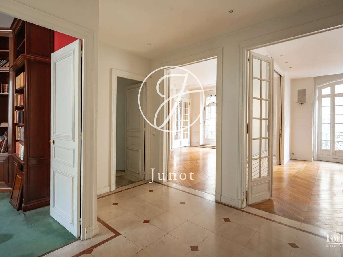 Apartment Paris 17e