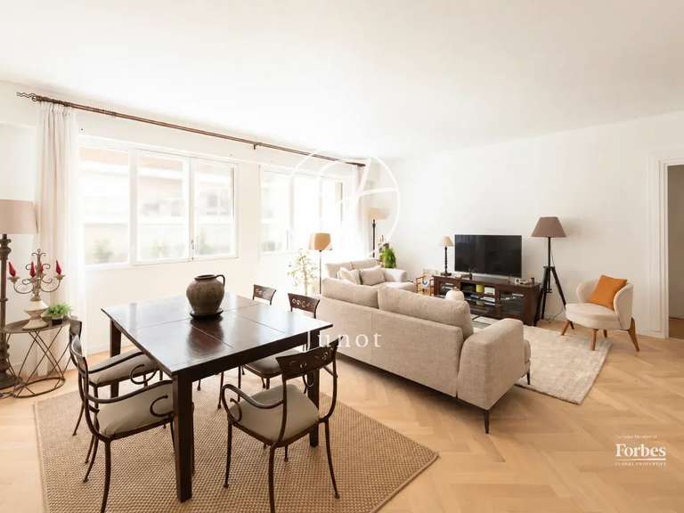 Appartement Paris 16e - 3 chambres - 118m²